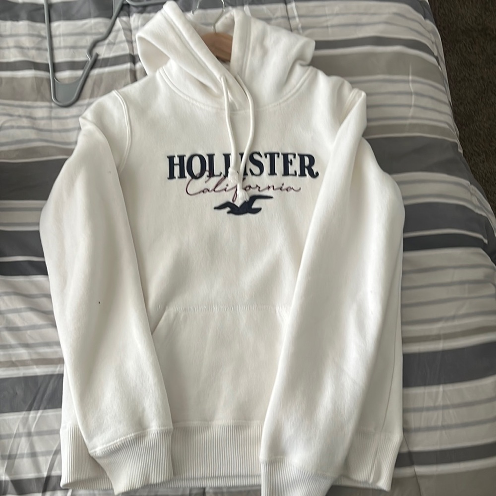 hollister white hoodie size small 8/10